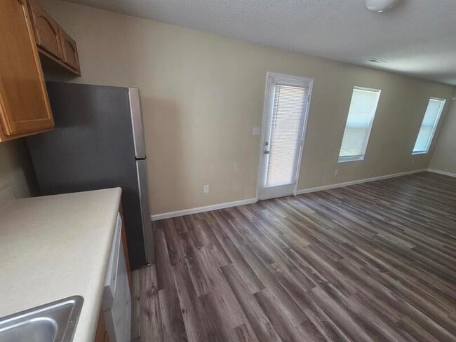 Building Photo - 5604 Rambling Dr