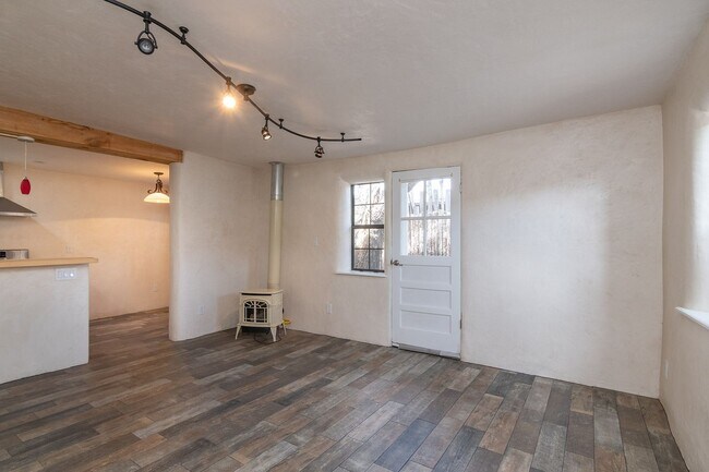 Building Photo - 728 Montez Pl