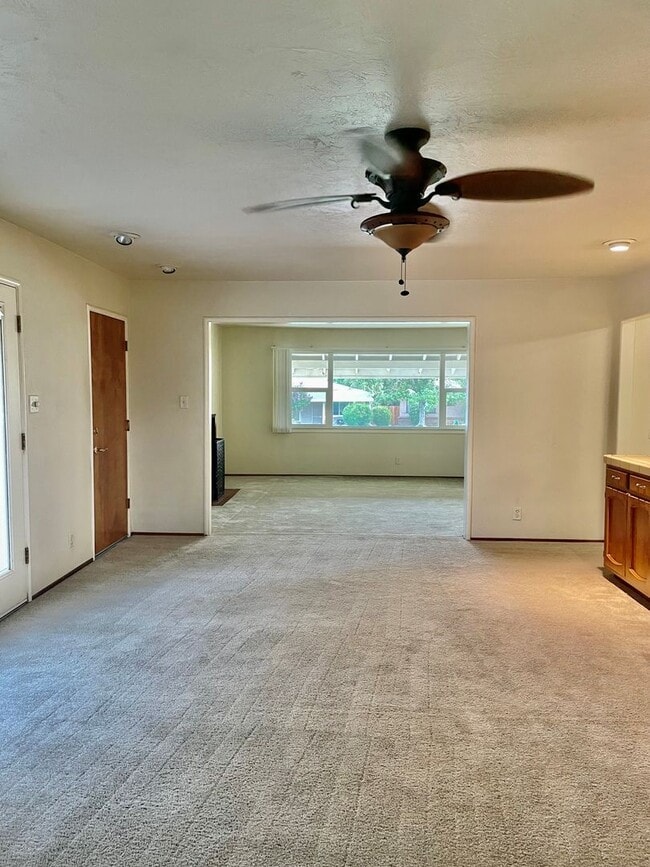 Building Photo - Just reduced!