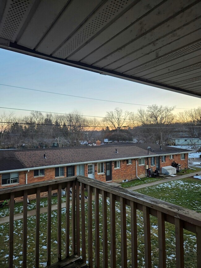 Building Photo - 10682 E Holly Rd