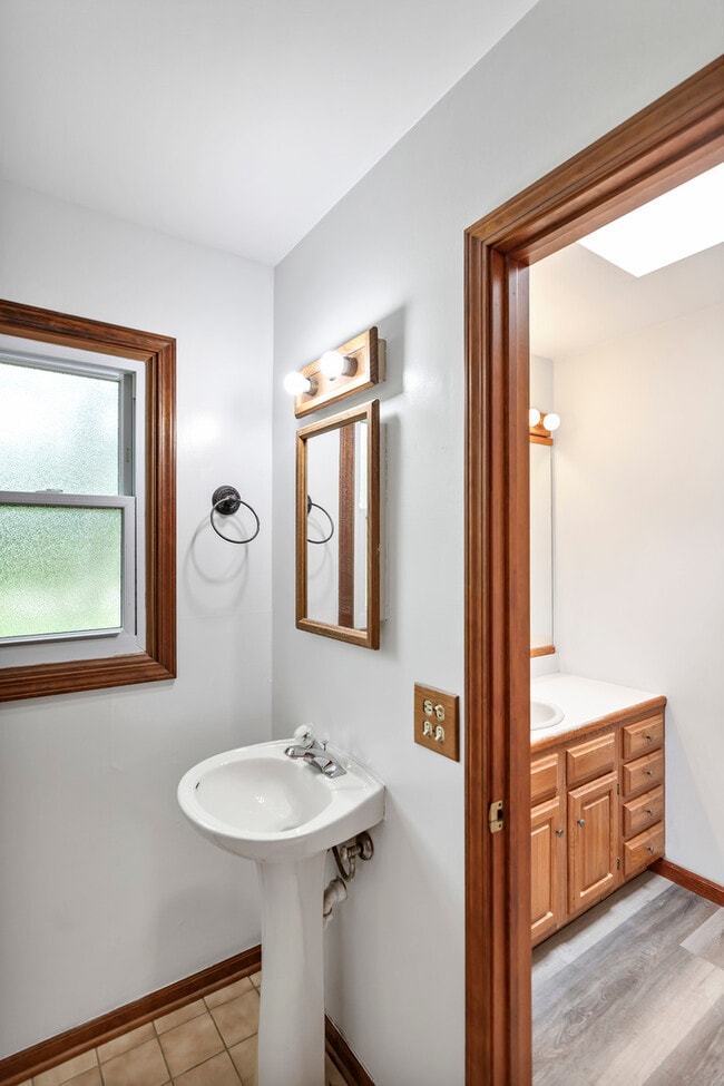 Building Photo - 30W274 Brighton Ct