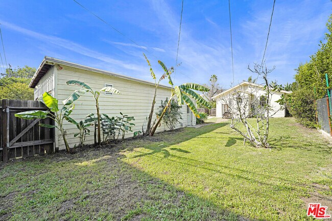 Building Photo - 11970 Darlington Ave