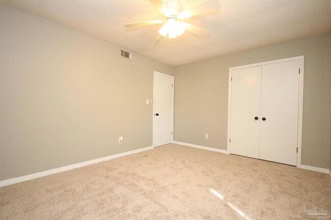 Building Photo - 416 Waycross Ave