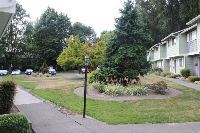 Building Photo - Beautiful 2 Bedroom 1.5 Bathroom Condo!