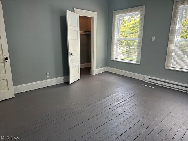 Building Photo - 3636 E 55th St