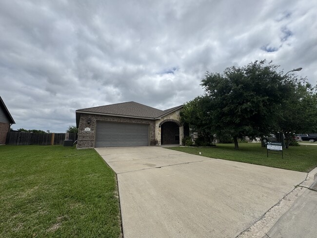 Building Photo - 502 Westchester Ct