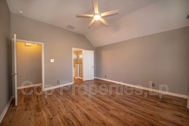 Building Photo - 1926 Simpson Trail