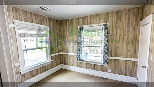 Building Photo - 1019 22nd St