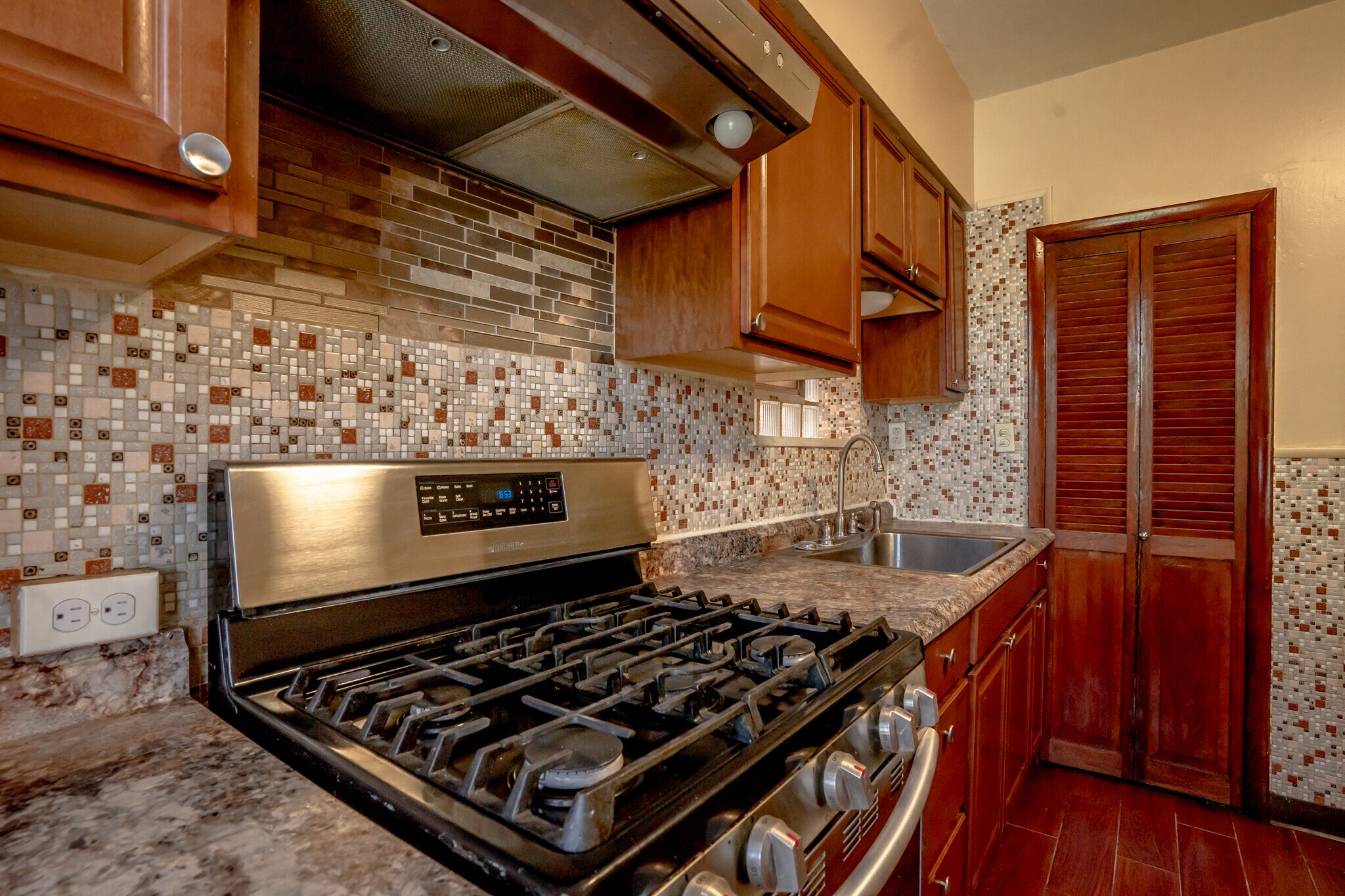 Building Photo - 3449 Klocke St