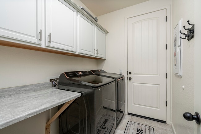 Building Photo - 750 W Torino Pl