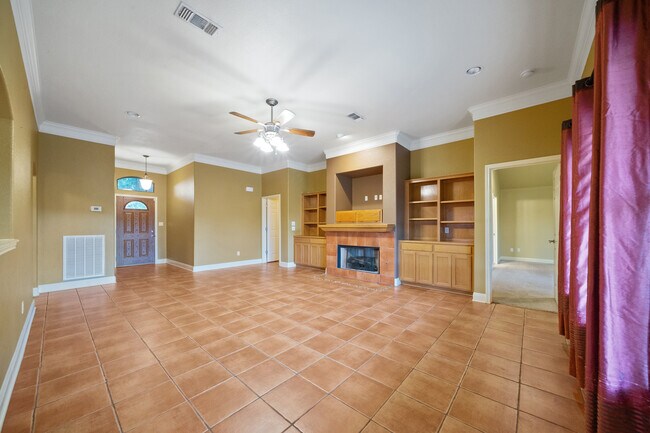 Building Photo - 1214 Sugar Land Dr