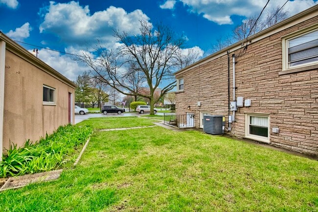 Building Photo - 5200 Madison St