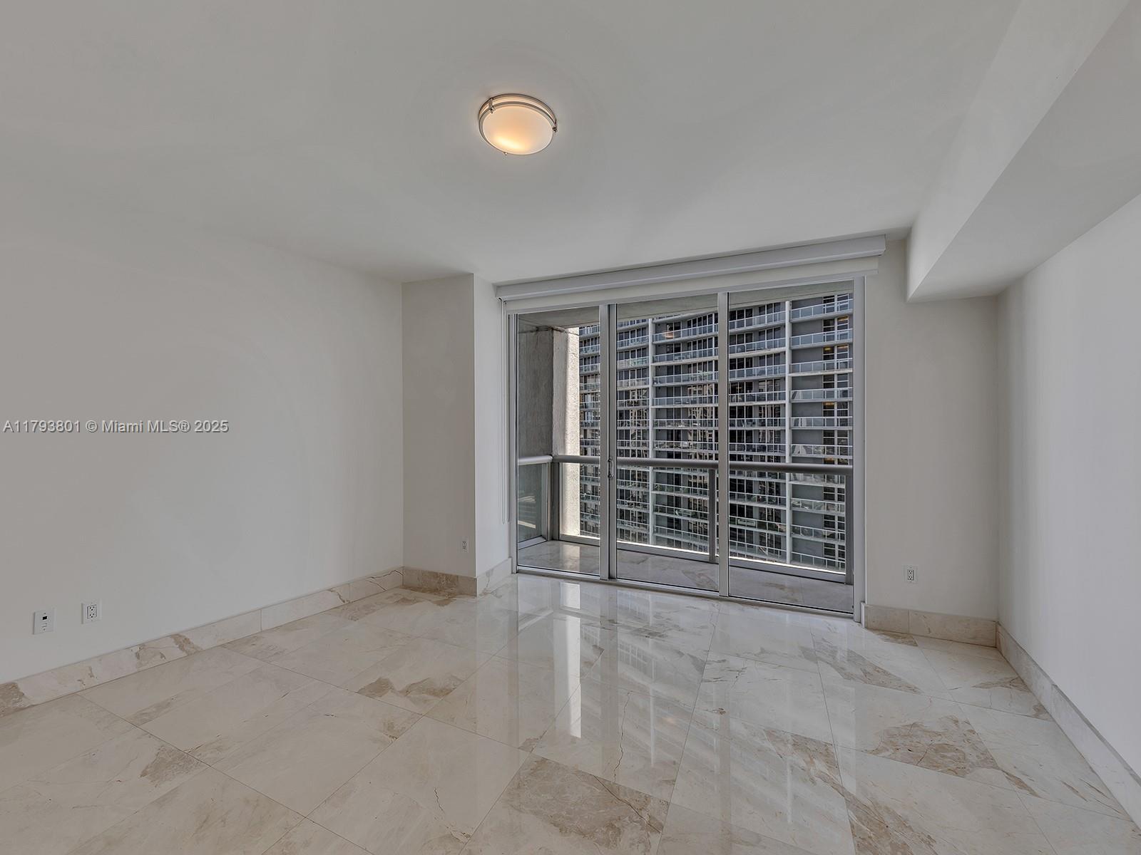 Building Photo - 475 Brickell Ave