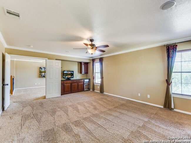 Building Photo - 4bed 2.5 bath