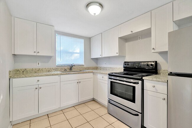 Interior Photo - Kenwood - Renovated 1 & 2 Bedrooms