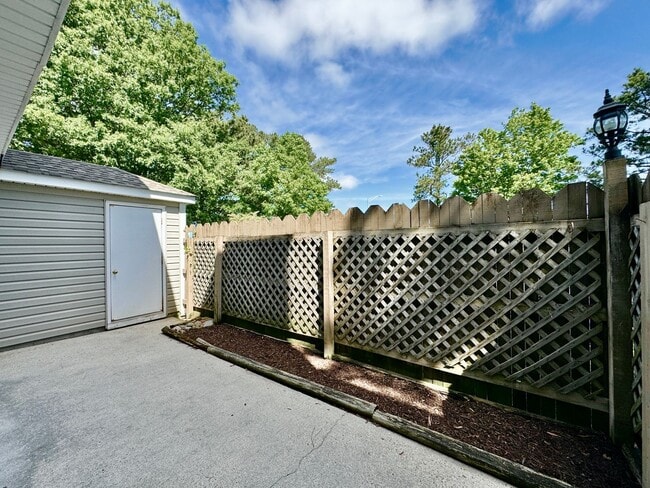 Building Photo - Available 06-15-25! End-Unit Condo w/2 Pri...