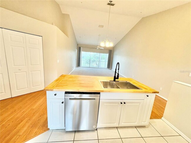 Building Photo - 6554 Fairway Gardens Dr