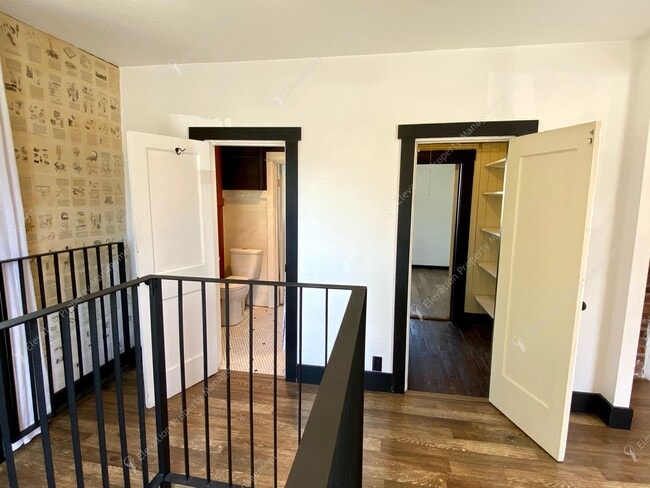 Building Photo - Unfurnished - Charming 3-Bedroom Home in D...