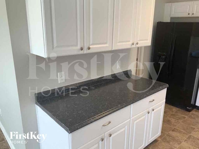 Building Photo - 12515 Teacup Way