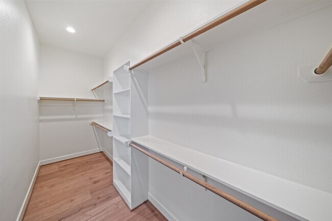 Building Photo - 5910 Haring Ln