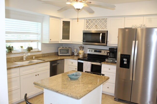 Building Photo - 4435 Pandana Tree Rd