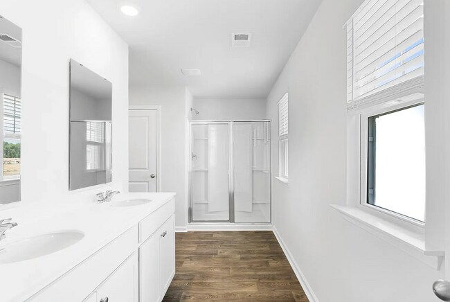 Building Photo - 201 N Lgt Wy