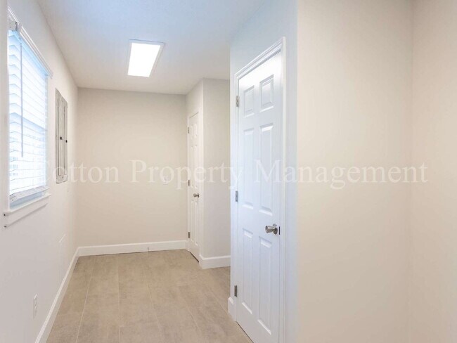 Building Photo - 4602 Terry Ln