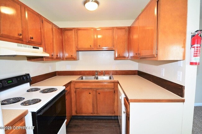 Building Photo - 1462 W 26th Ave