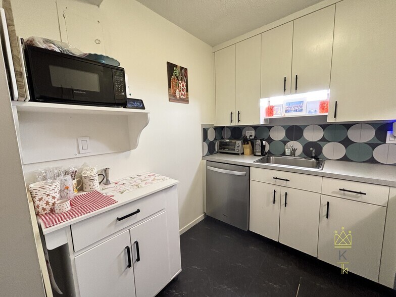 Building Photo - 19 Winchester St