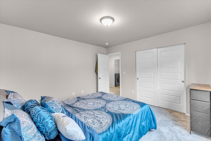 Building Photo - 1521 10th Pl