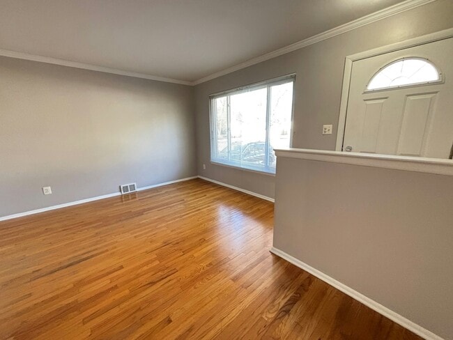 Building Photo - 1760 E Harry Ave