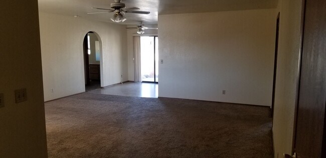 Building Photo - 3181 Sombrero Dr