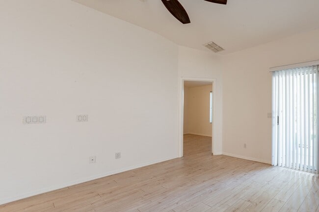 Building Photo - Beautiful 2 bedroom & 2 bath home in Desert Foothills Villas