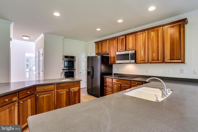 Building Photo - 9874 Foxhill Ct