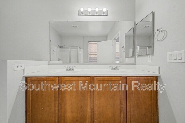 Building Photo - 45556 W Tucker Rd
