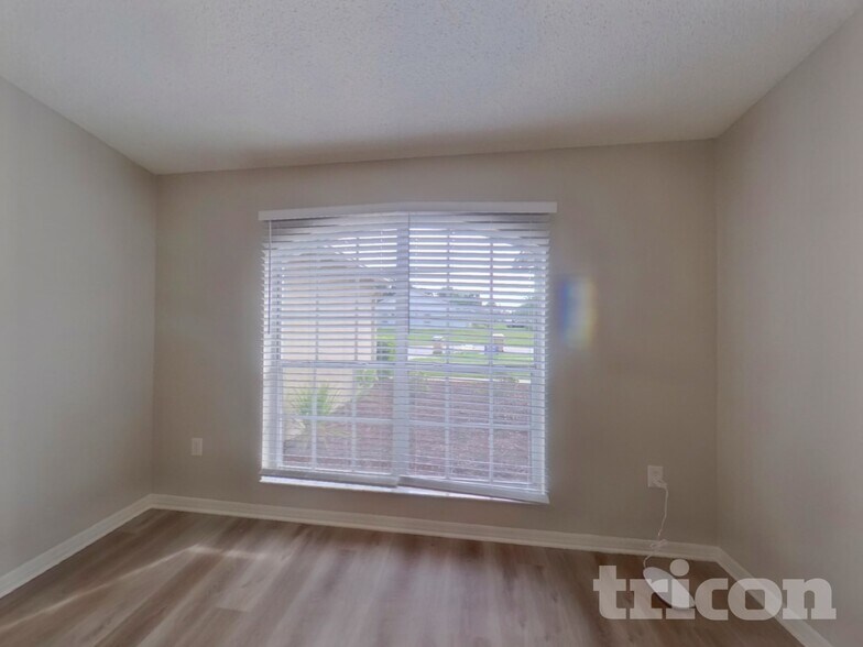 Building Photo - 2009 Kiwi Trail