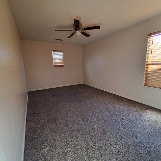 Building Photo - 1560 Maryclair Dr