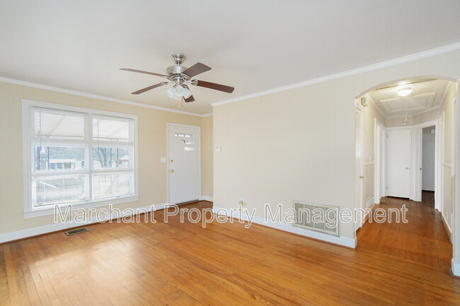 Building Photo - 23 Brownwood Dr