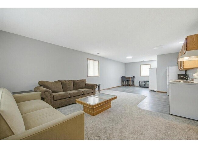 Building Photo - 226 3rd Ave S
