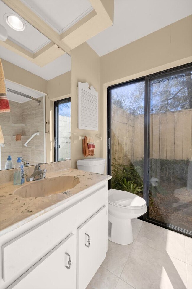 Building Photo - Comfort, Style & Space – 3 Bedroom Home in...