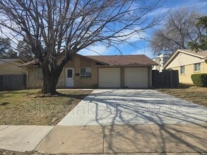 Building Photo - 2429 Salmon St