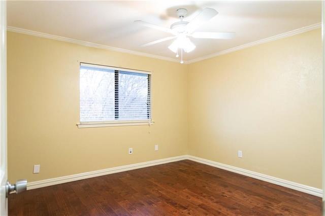 Building Photo - 310 Overland Dr