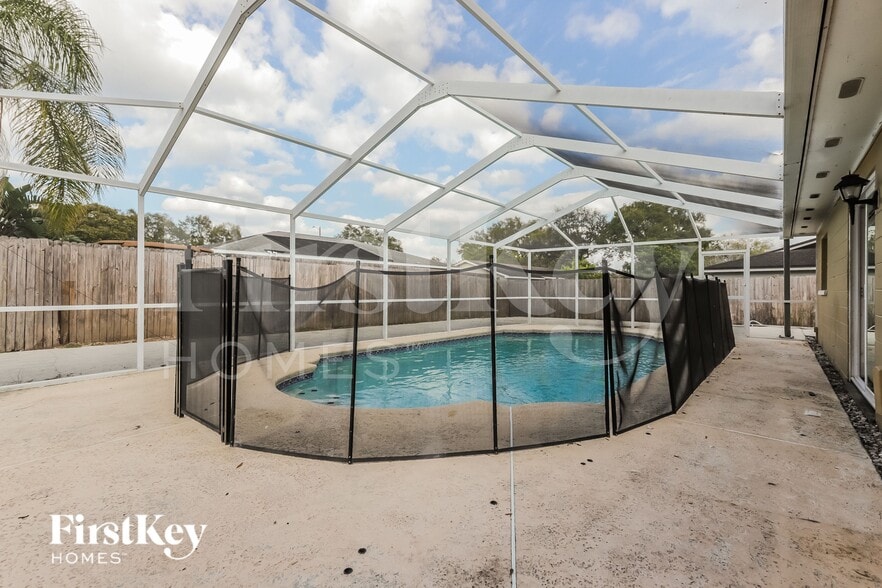 Building Photo - 3810 Treadway Dr