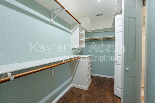 Building Photo - 2601 Tumbling River Dr