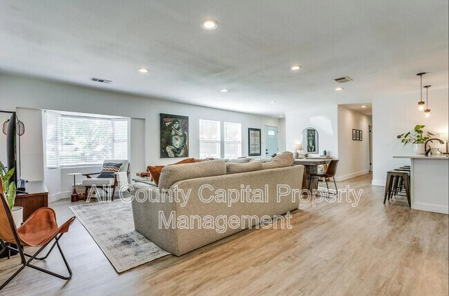 Building Photo - 748 Wales Way
