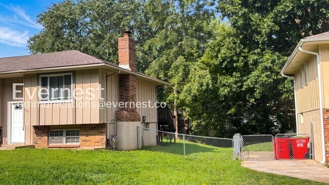 Building Photo - Beautiful 3-Bedroom Home with Modern Comforts / Pet-Friendly / Vouchers Accepted / Available Now!