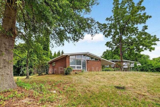 Building Photo - 4202 Halifax Rd