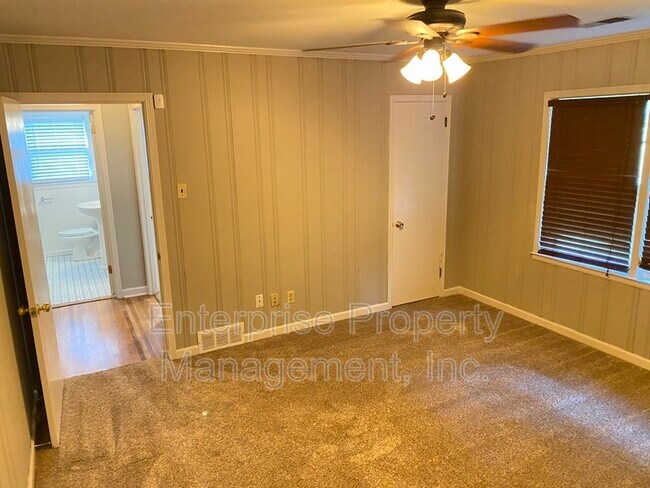 Building Photo - 1623 Delmont Rd