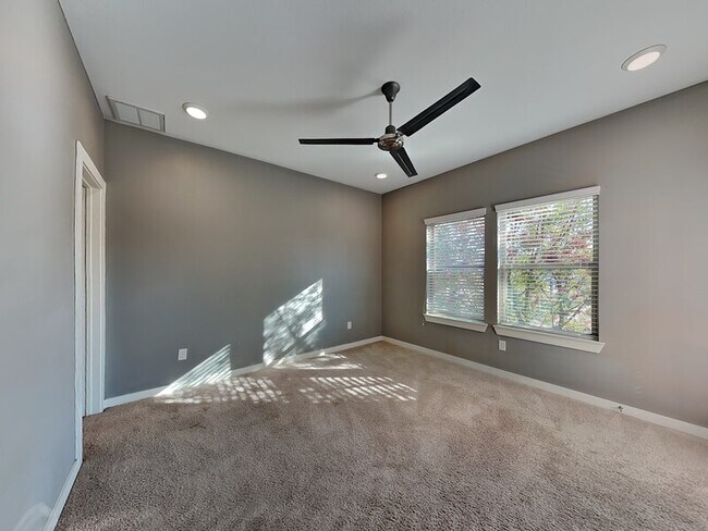 Building Photo - 1553 Fiji St