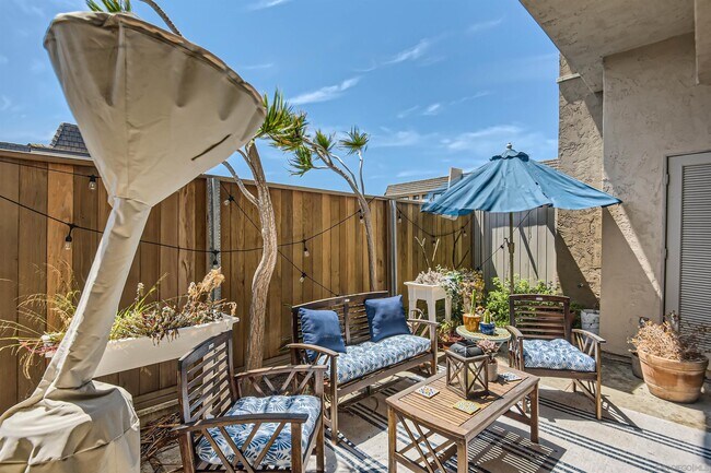 Building Photo - 755 Pacific Surf Dr